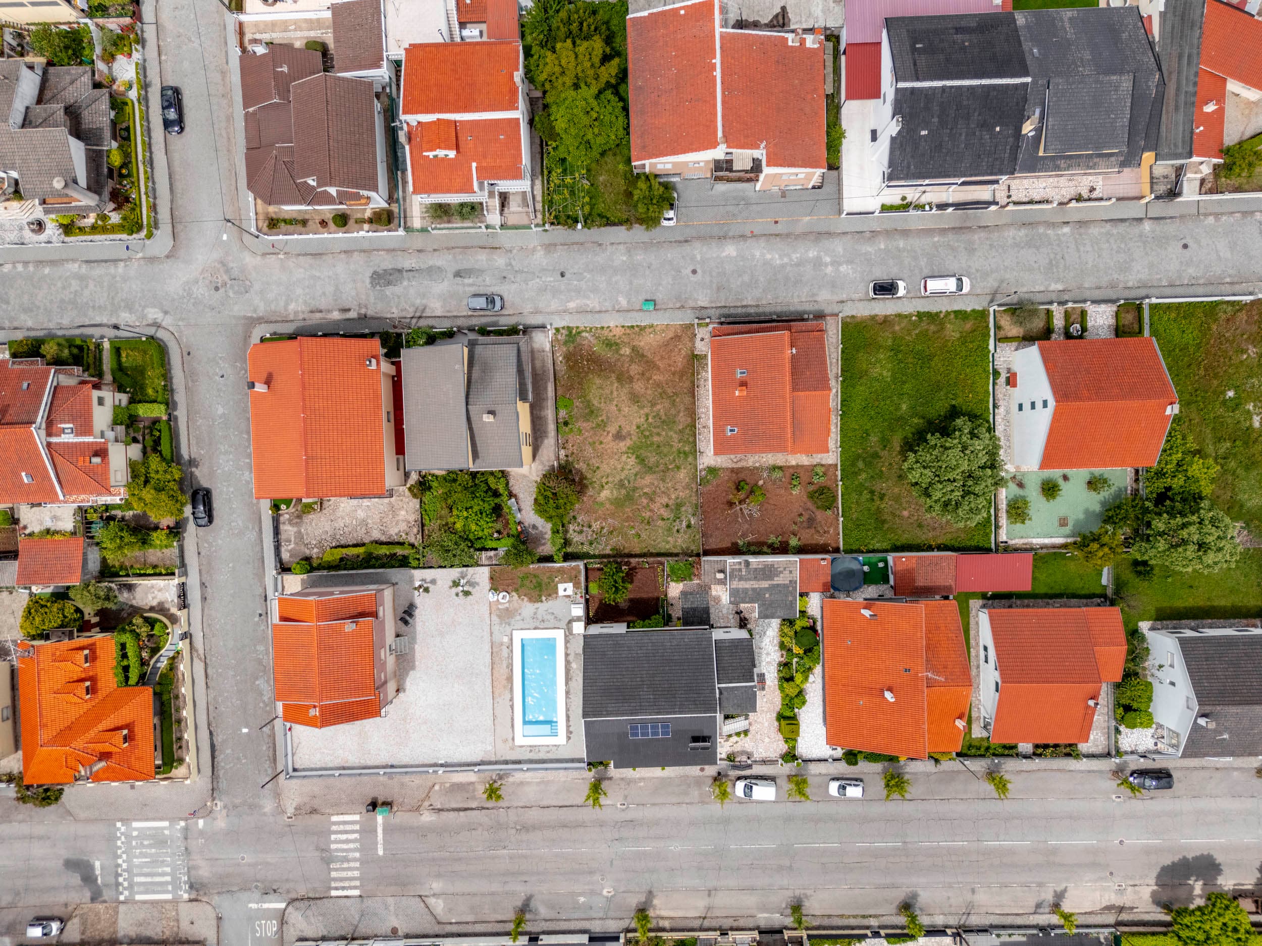 375m² Urban Plot with 100m² Construction Land in Sabugal - Image 3