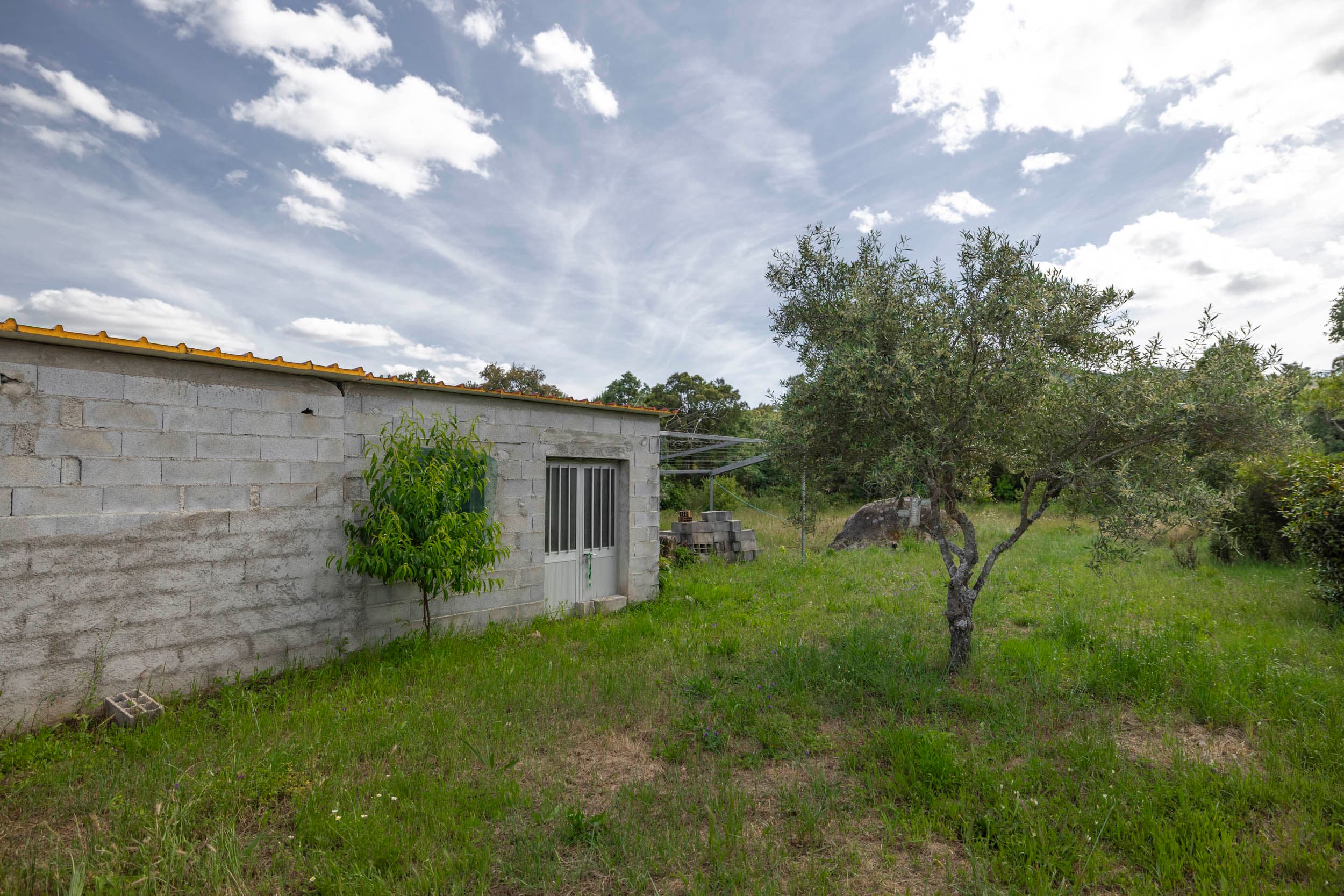Paraíso con Pozo y Arroyo en Casteleiro - Image 1