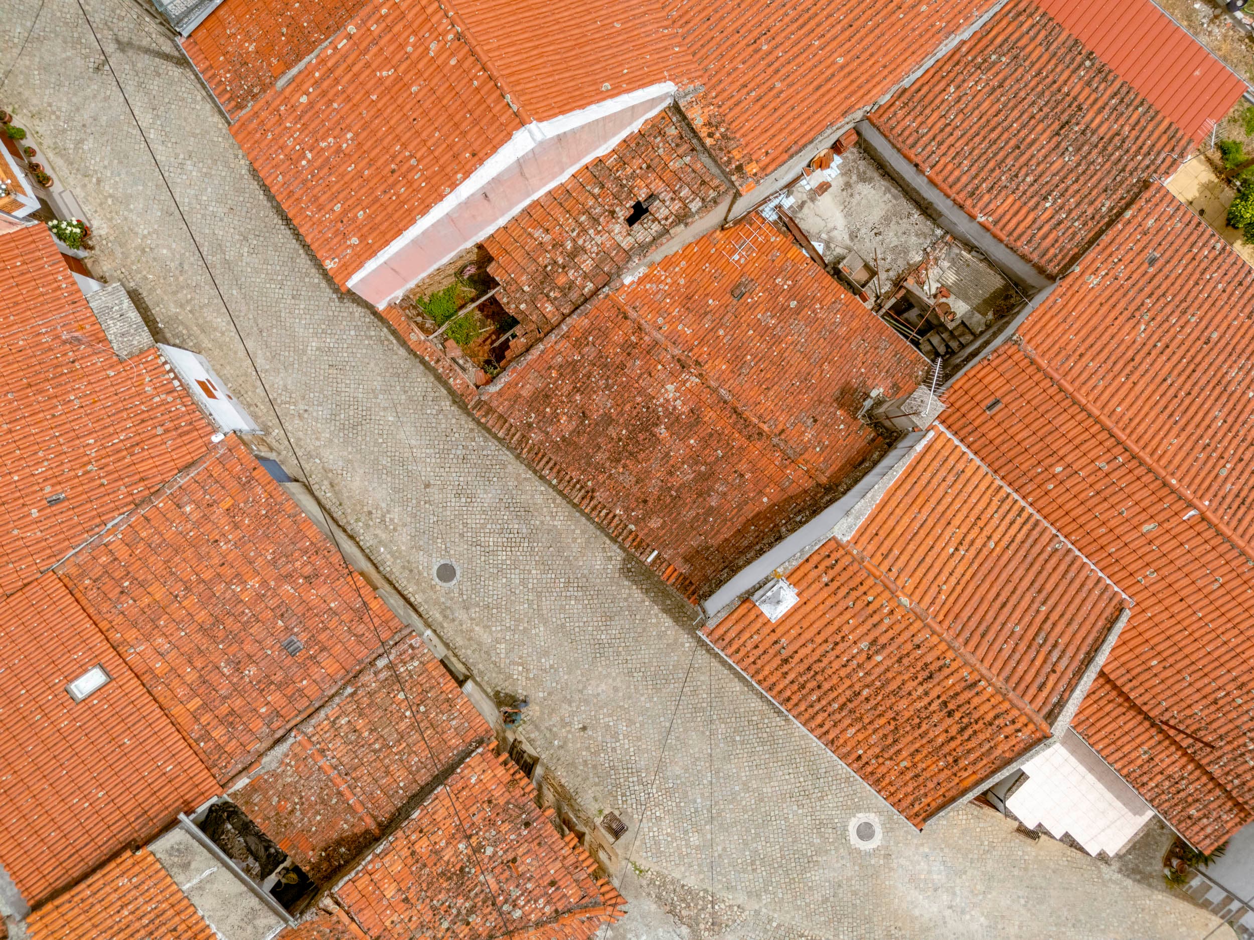 T3 Village House with Roof Terrace - Image 3