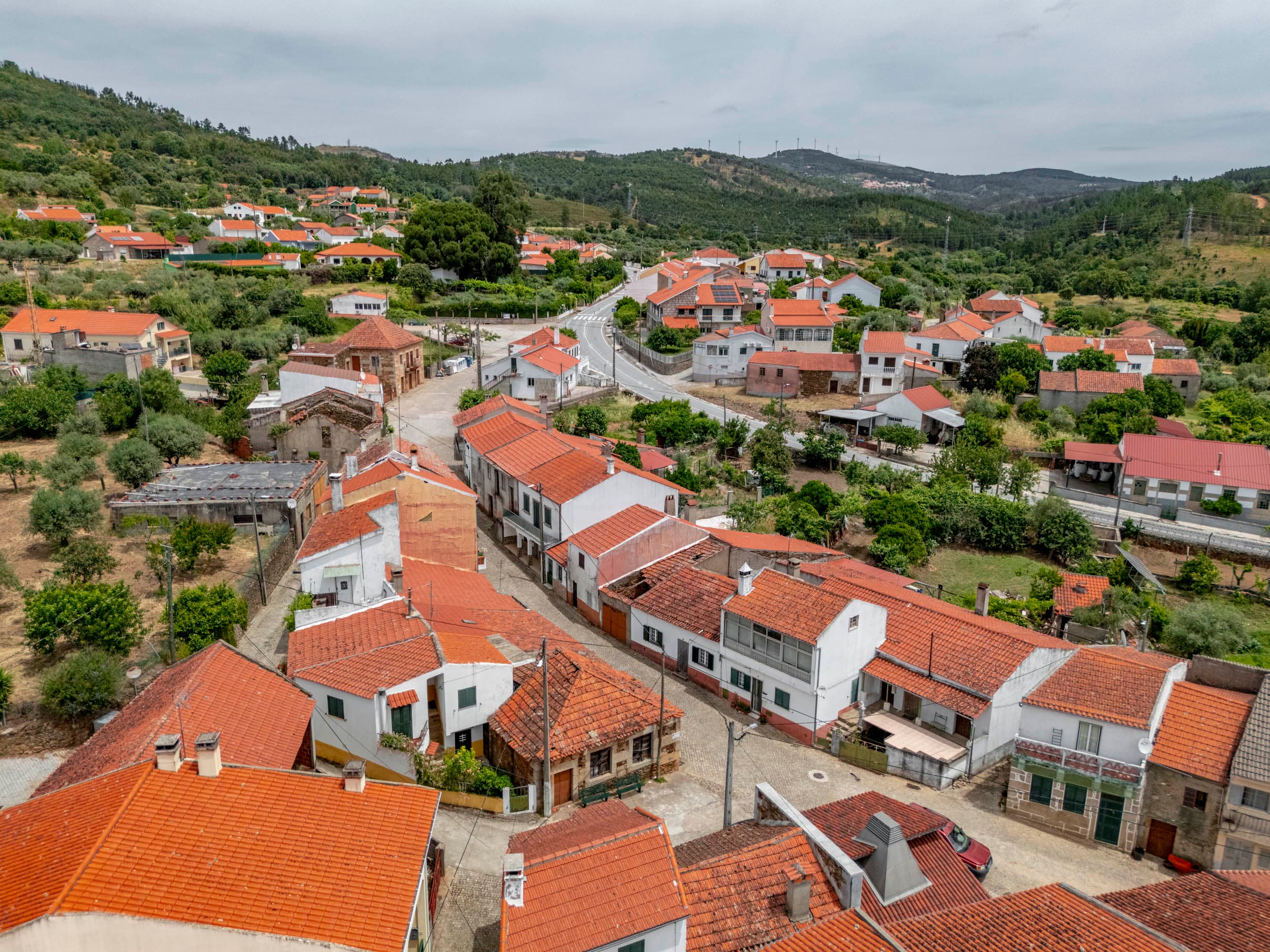 T3 Village House with Roof Terrace - Image 1