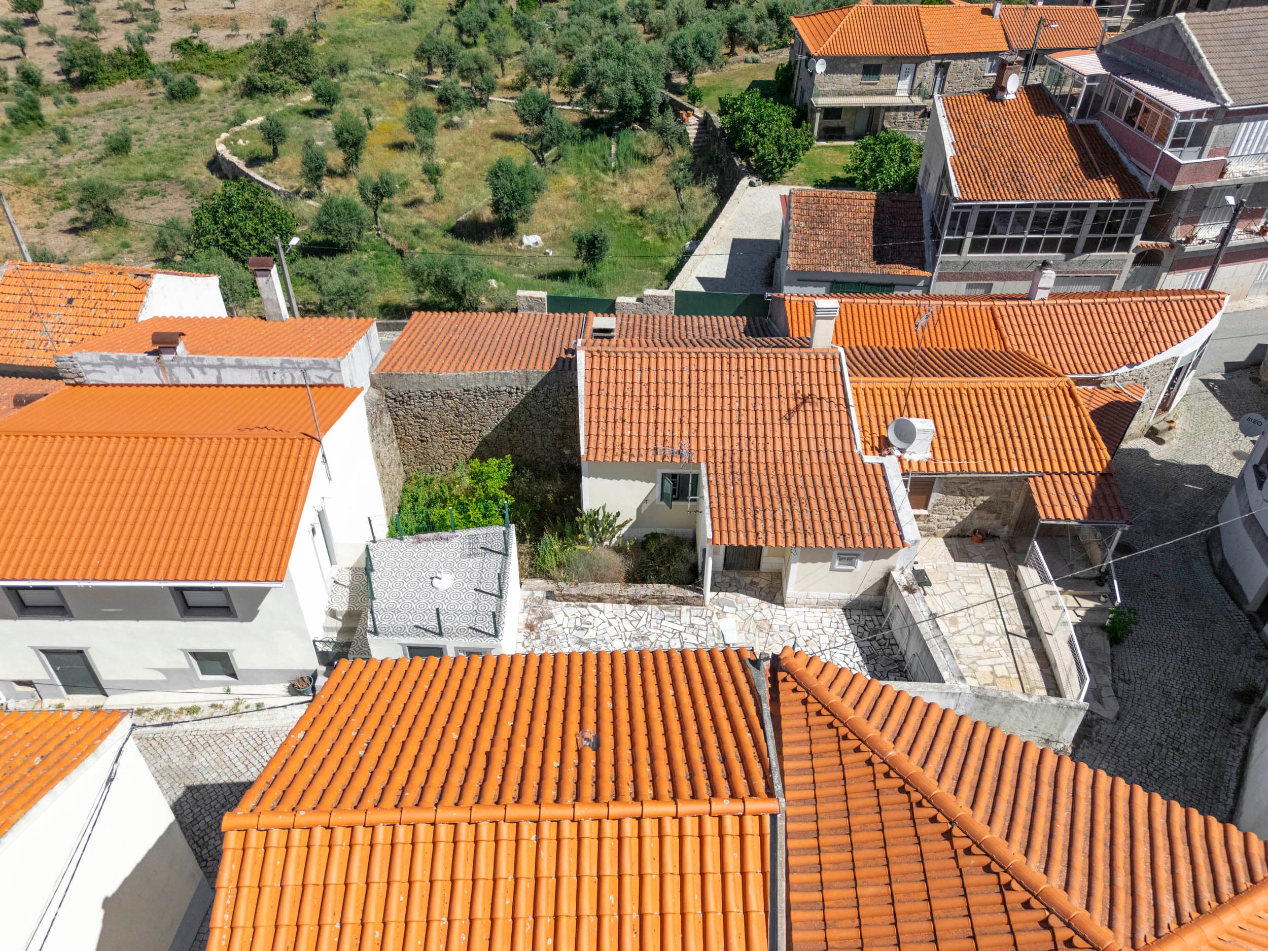 Beautiful T2 House with Garden in Moita - Image 23