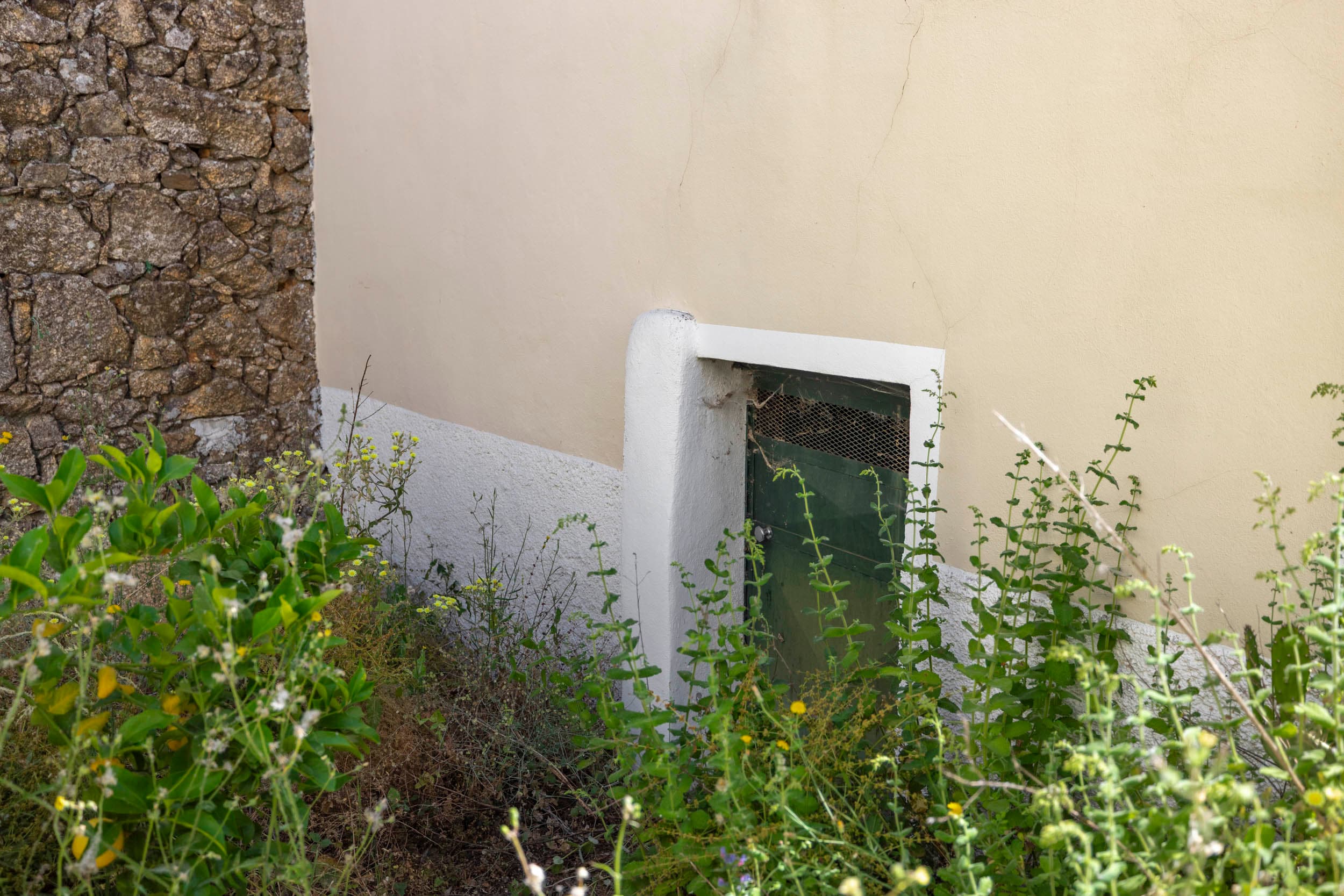 Beautiful T2 House with Garden in Moita - Image 24