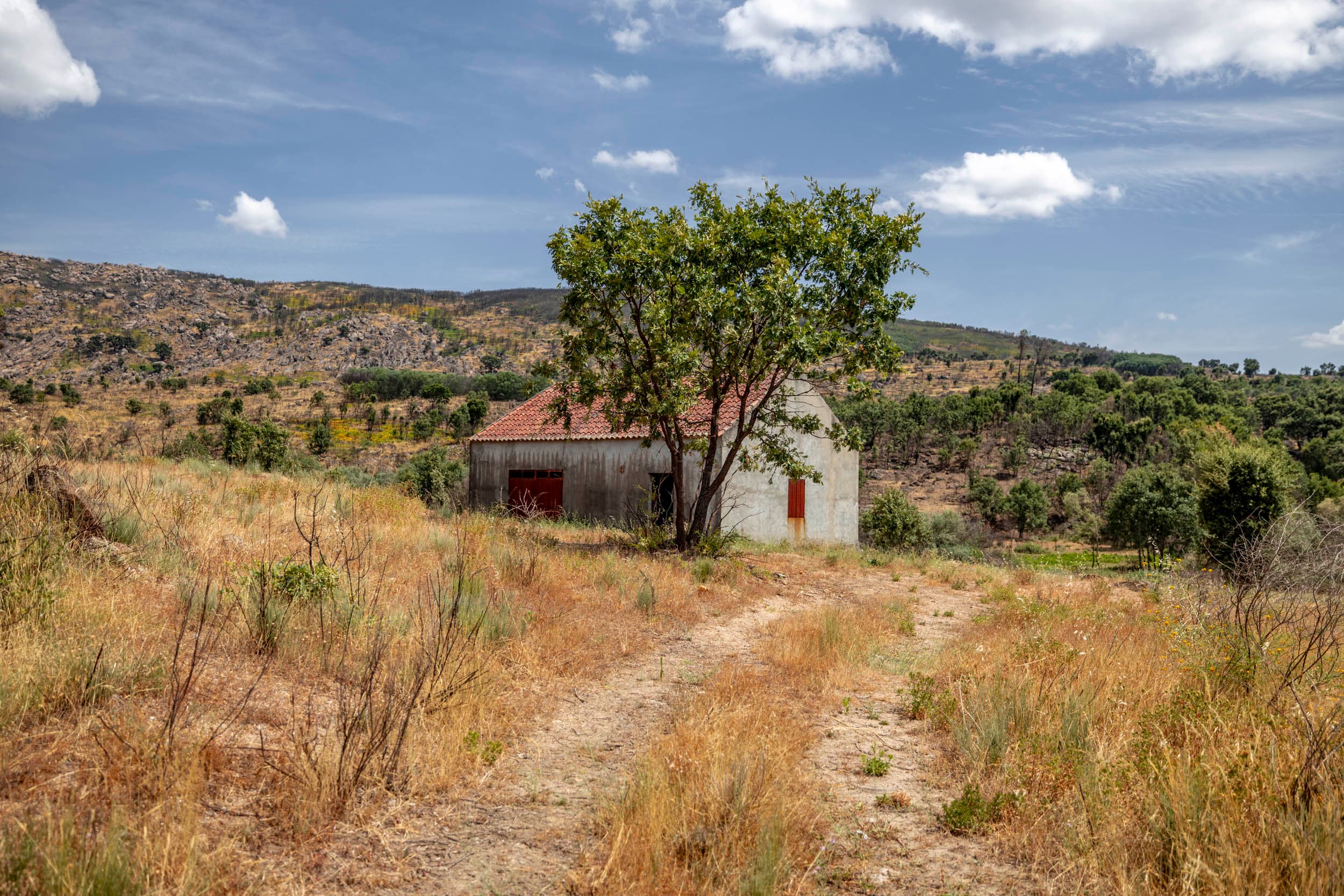Water-rich Big Land and House in Casteleiro