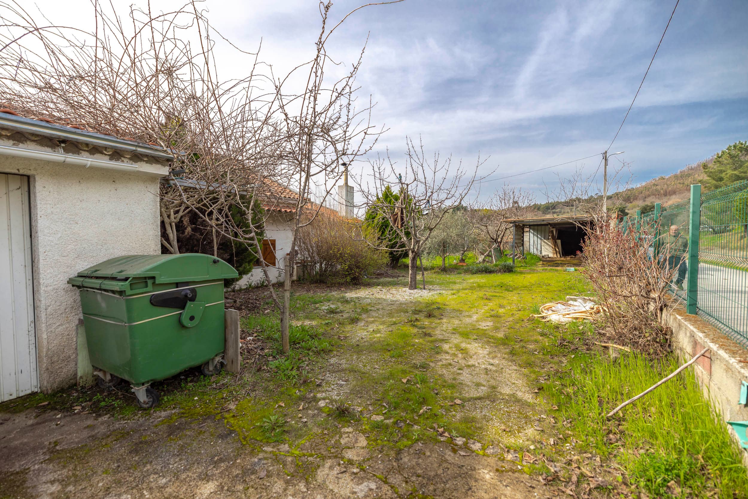 Beautiful House with big Garden at the Canal - Image 3