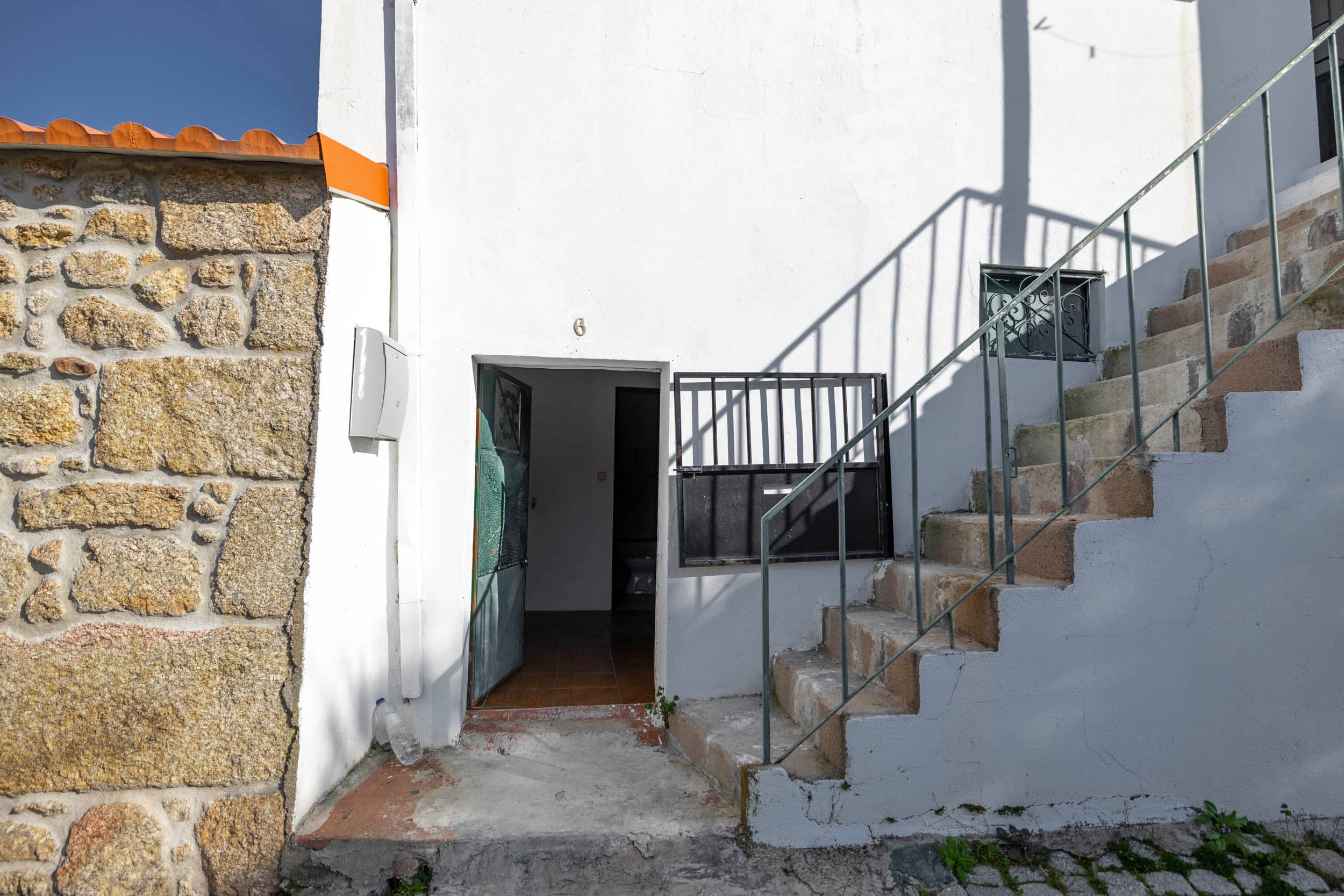 Charming Little Village House in Moita - Image 3