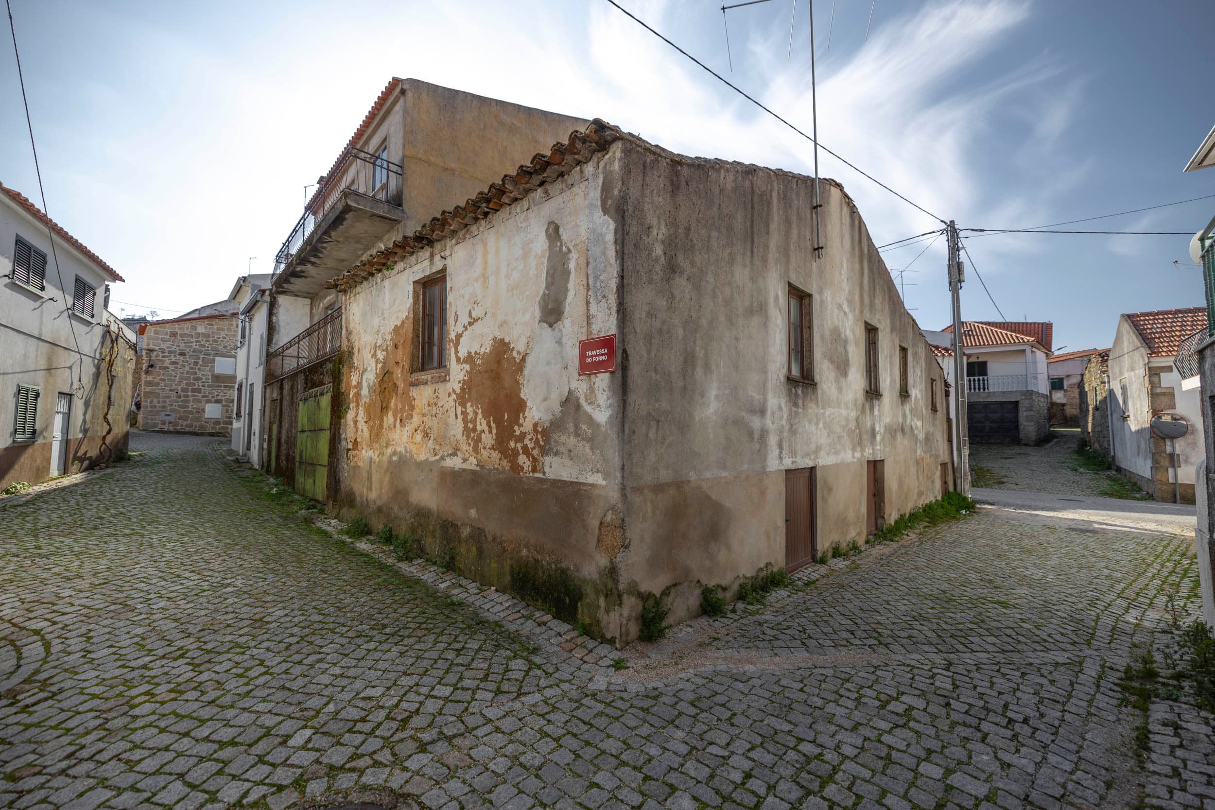 Une Vieille Maison à Moita, 80 m² de Possibilités - Image 2