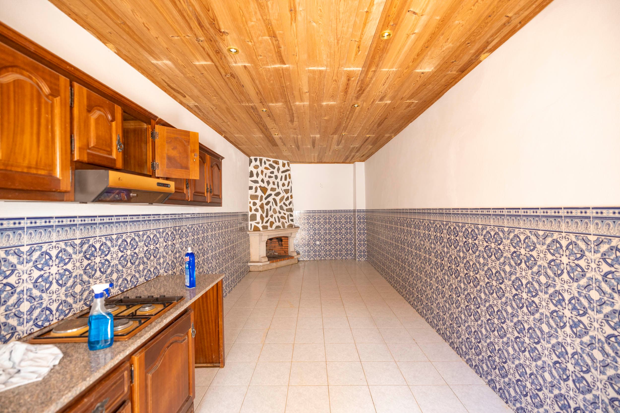 Beautiful T3 House with Mountain Views in Santo Estêvão - Image 2