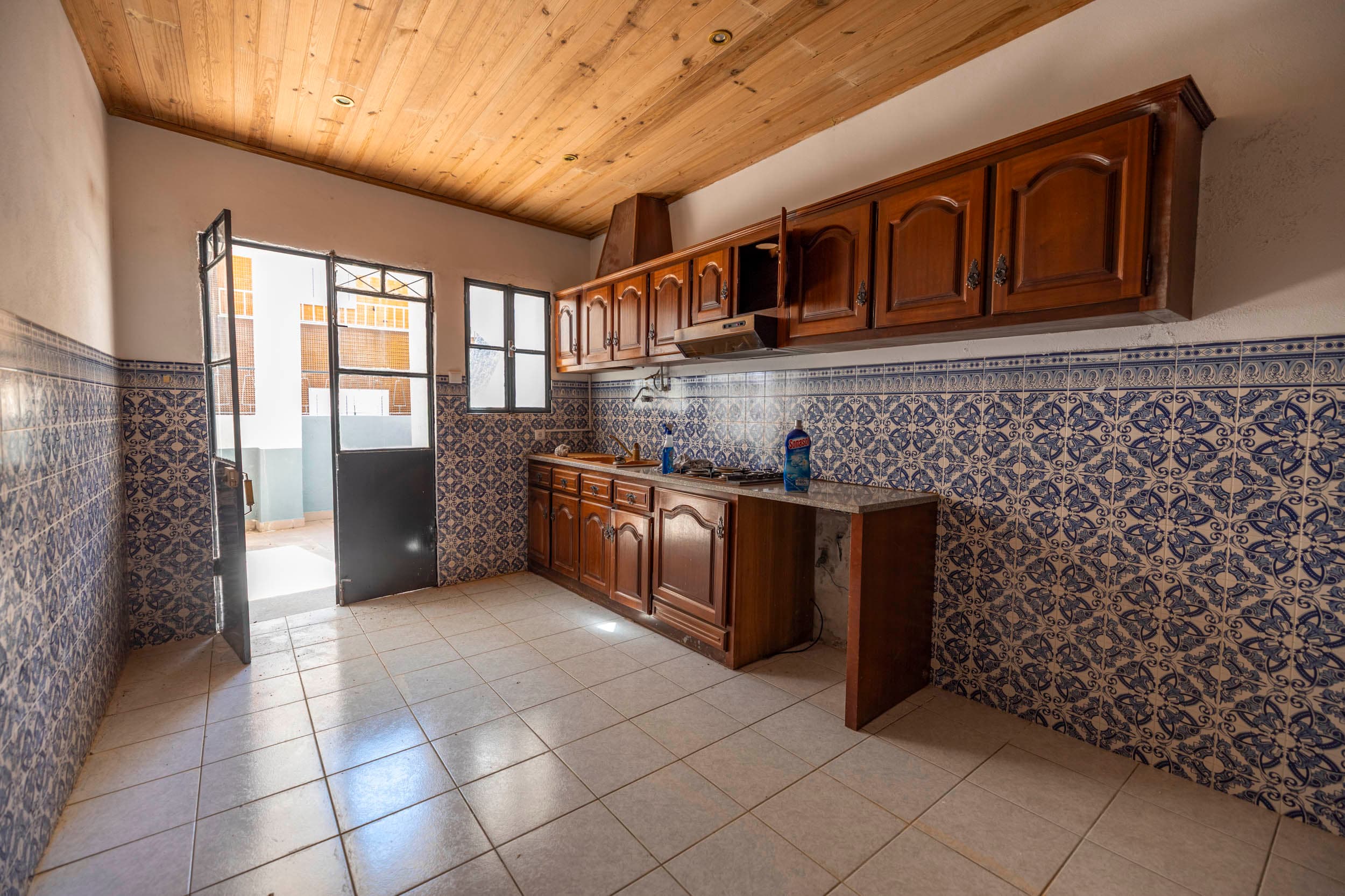 Beautiful T3 House with Mountain Views in Santo Estêvão - Image 1