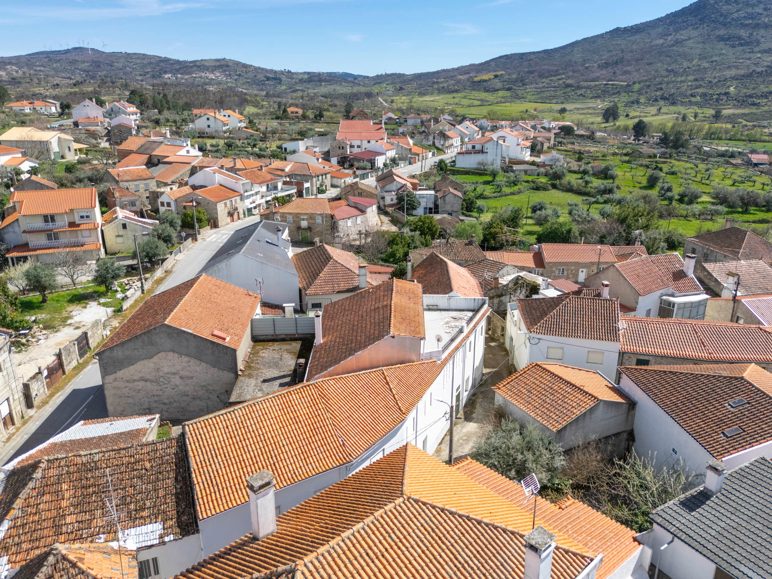 T7 House with Potential in Casteleiro