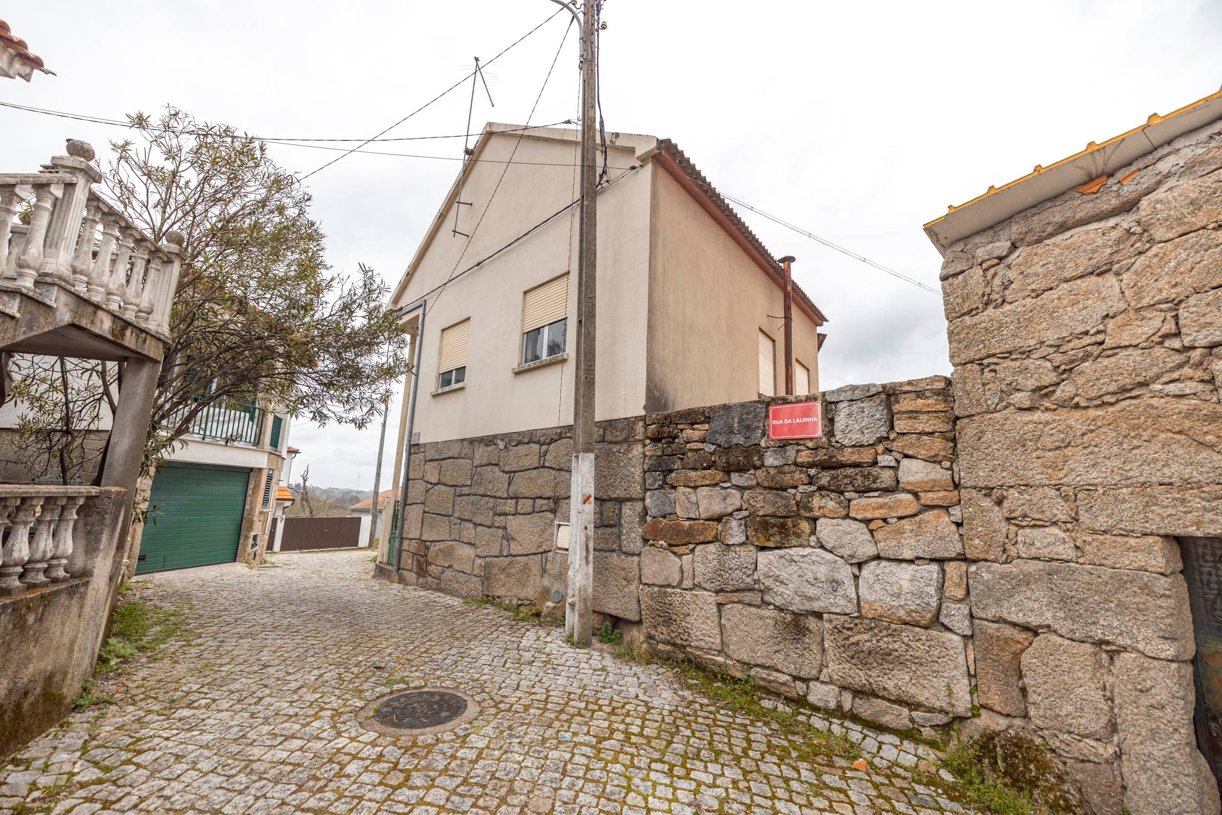 Village Home T3 wid small garden.