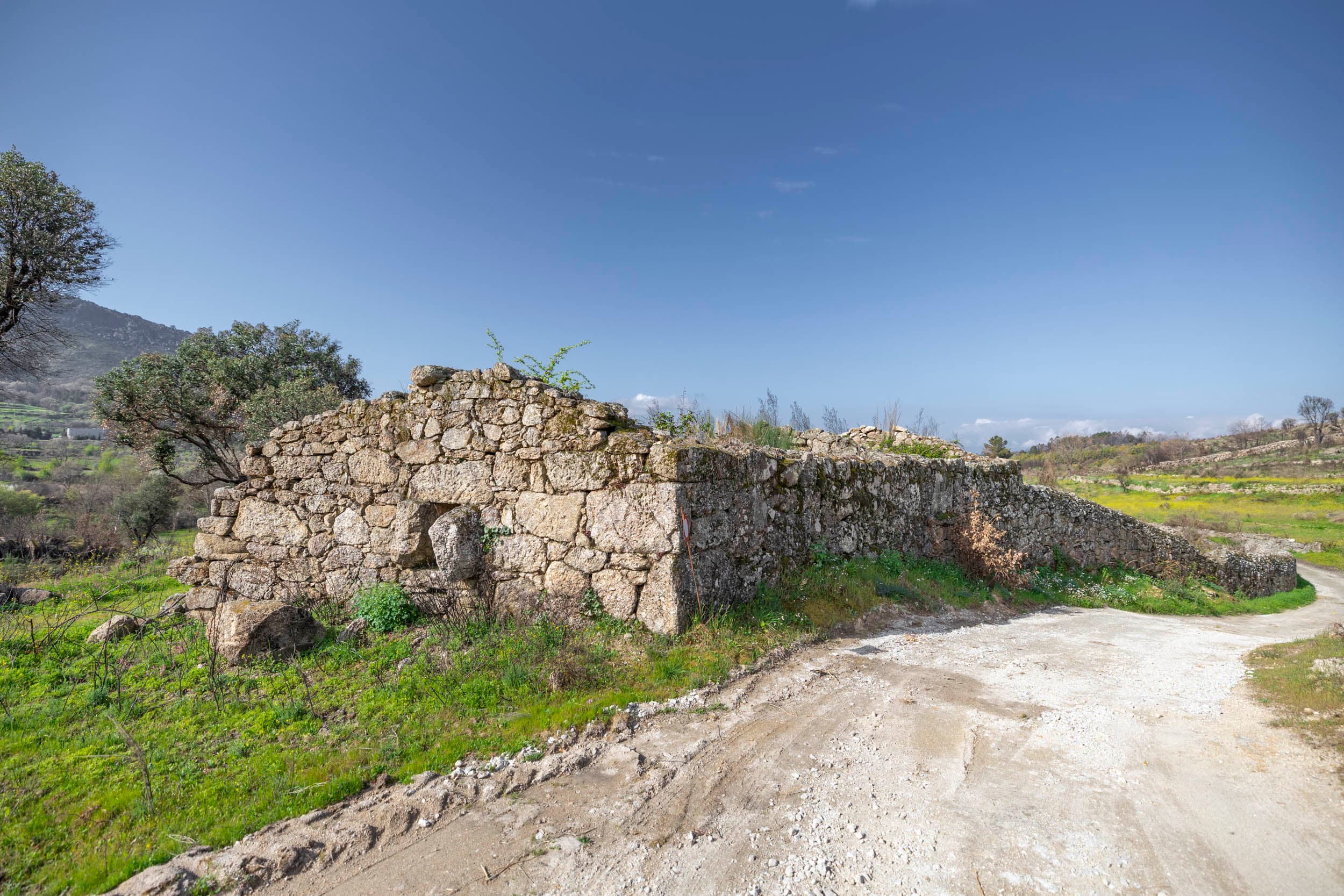 Rural Stone House with 1.3ha Land and 3 Water Sources - Image 19
