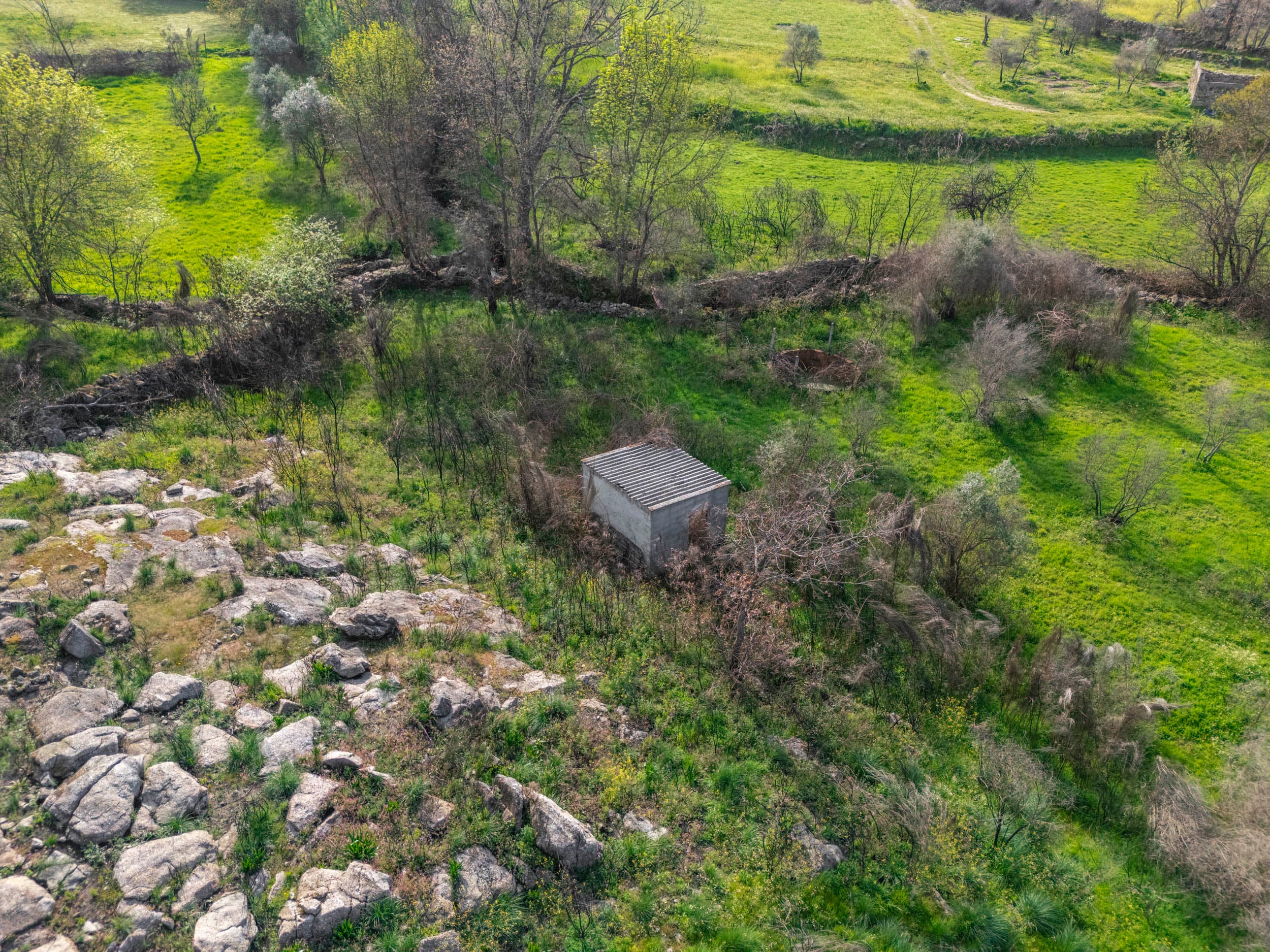 Rural Stone House with 1.3ha Land and 3 Water Sources - Image 2
