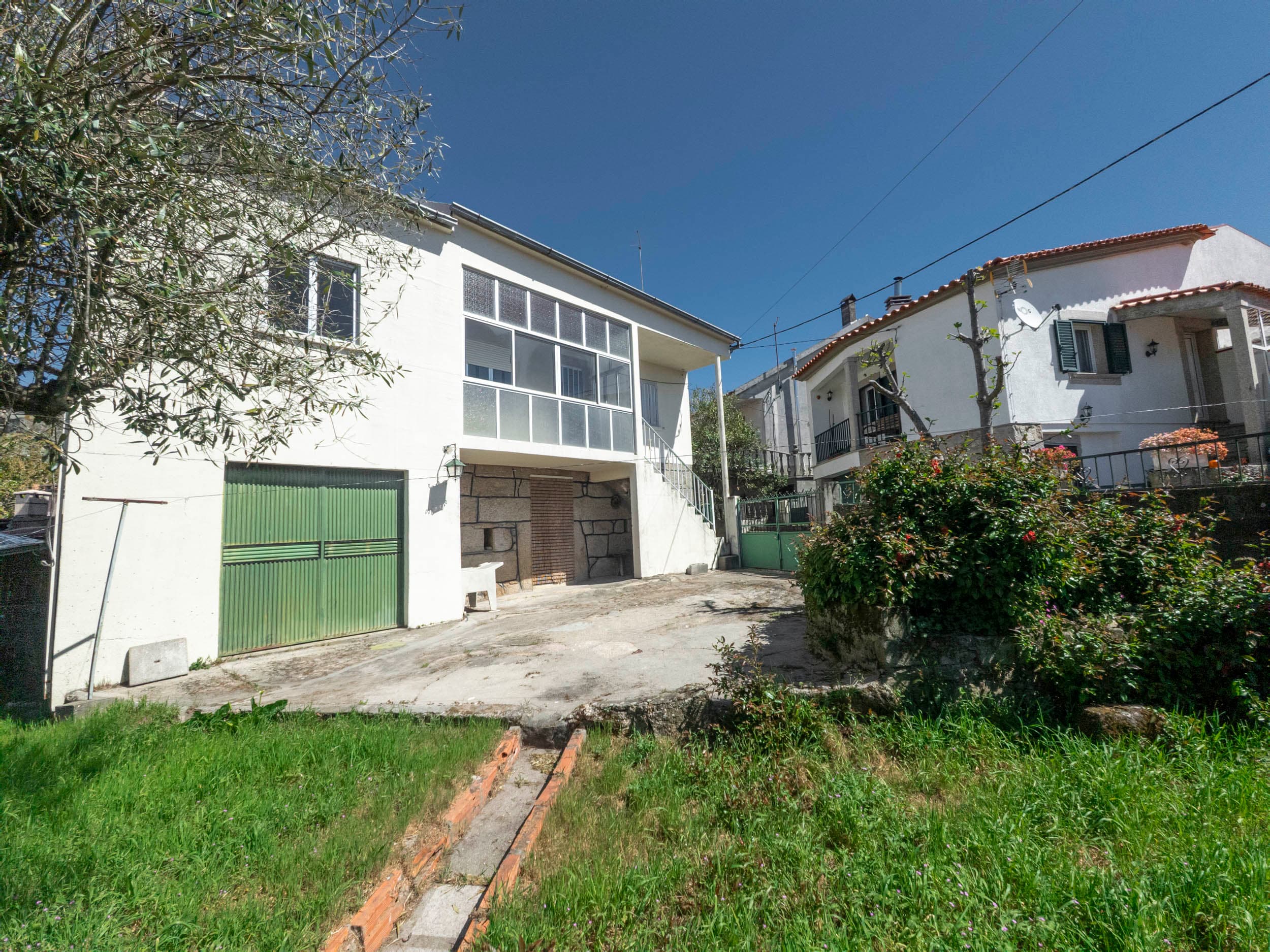 T3 Village Home with small garden. - Image 1